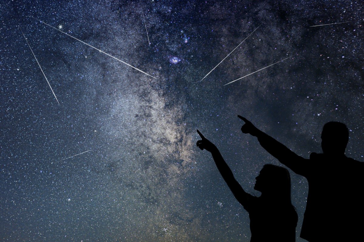 SPACE SHOW ‘Blazing-Aflame’Meteor Shower to Fill Skies with 120 Shooting Stars Per Hour Tomorrow | 16 Artists Inspired by the Wonders of Meteor Showers